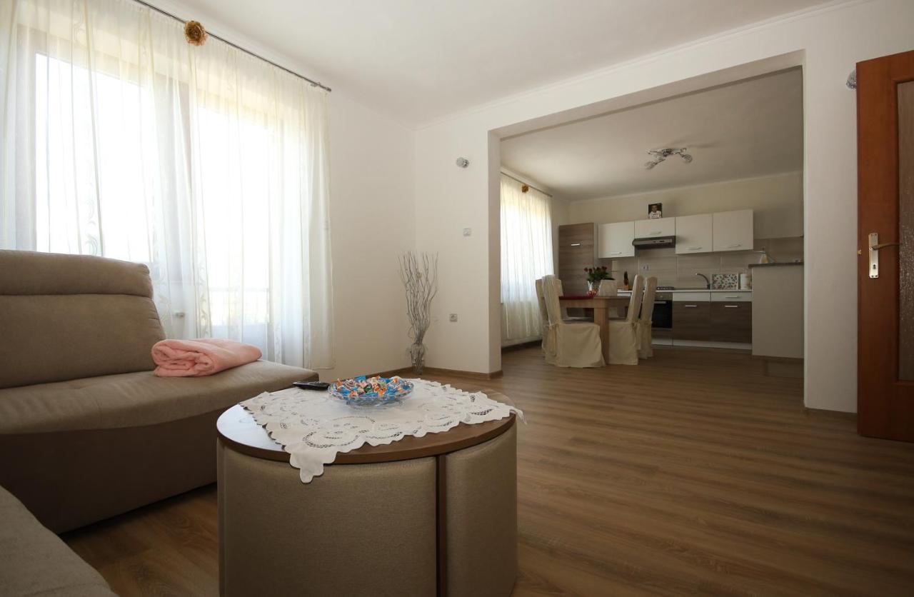 Apartman Lucija & Luka Otocsán Kültér fotó