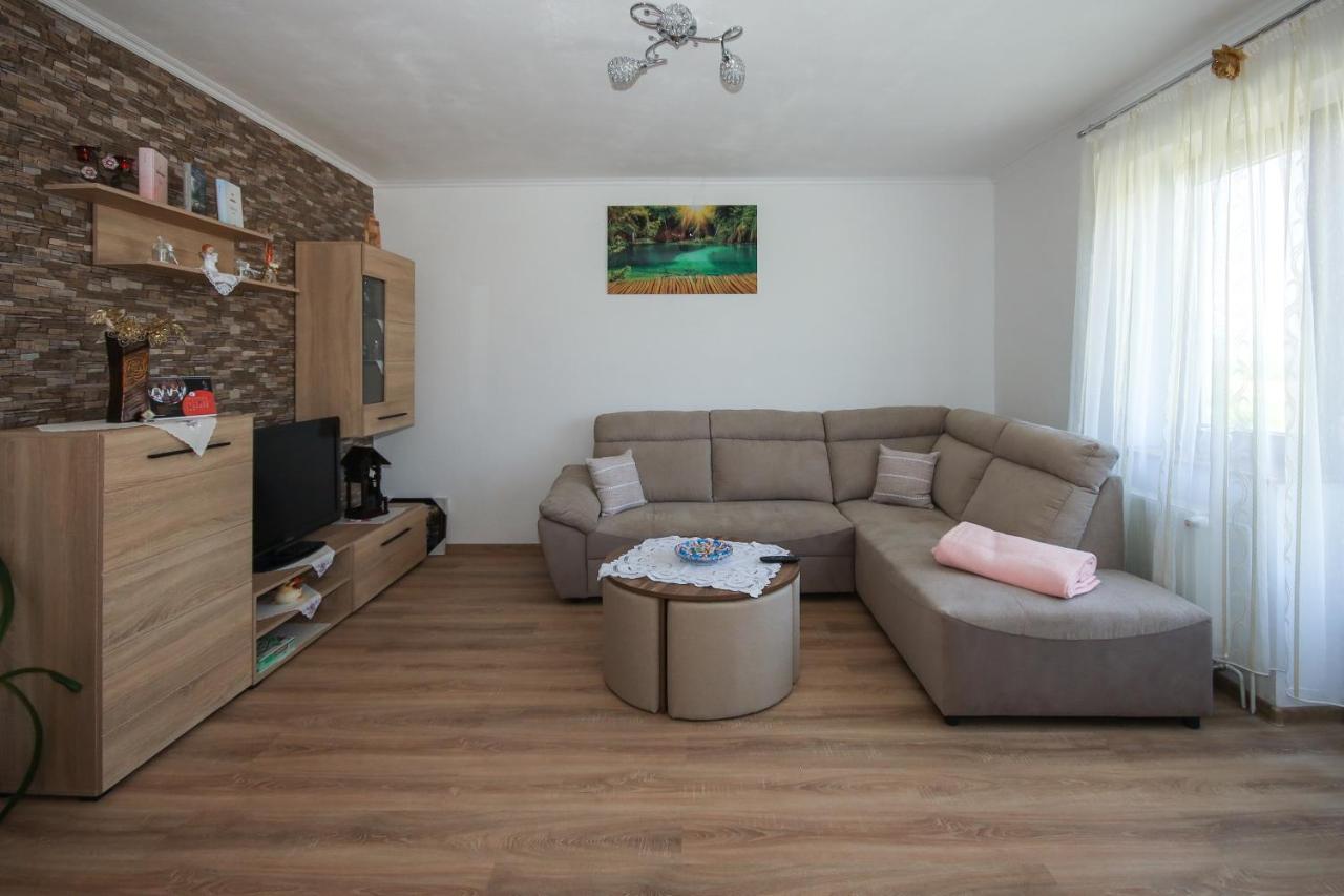 Apartman Lucija & Luka Otocsán Kültér fotó