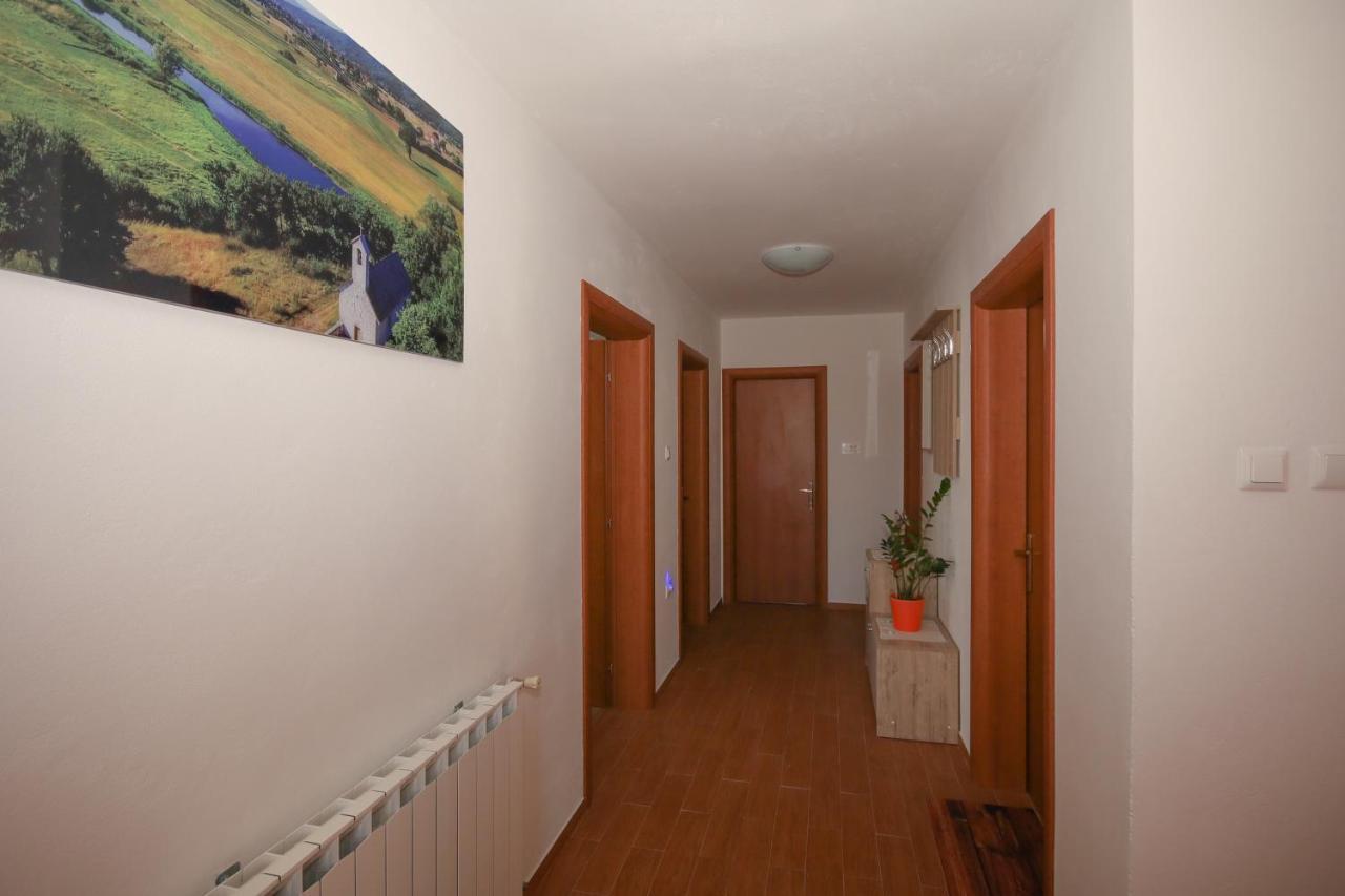 Apartman Lucija & Luka Otocsán Kültér fotó